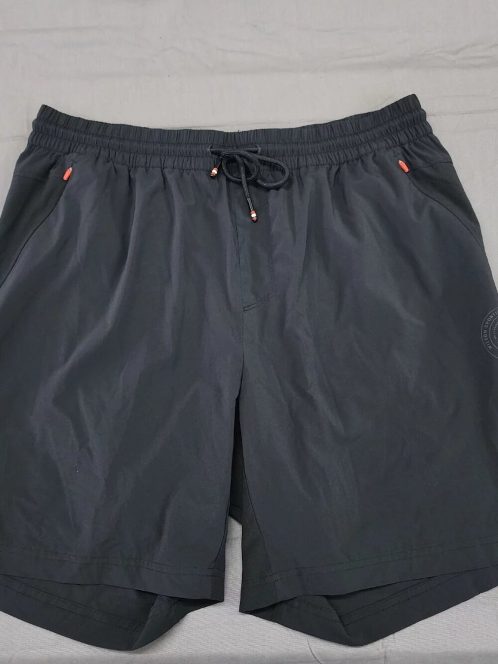 Wilson Mens 2XL Black Athletic Gym Shorts 7in Inseam Stretch Zip Pockets